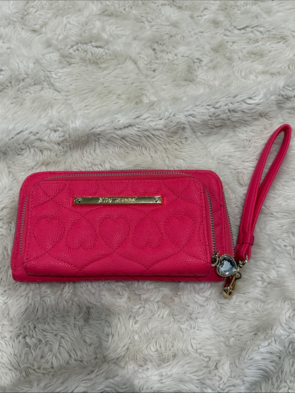 Betsey Johnson Quilted Heart Zip Around Wristlet Wallet in fuchsia pink